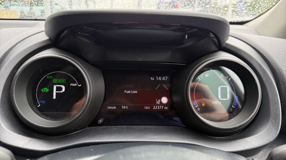 Toyota Yaris 1.5 Hybrid Design 5dr CVT Hybrid Hatchback - Image 11