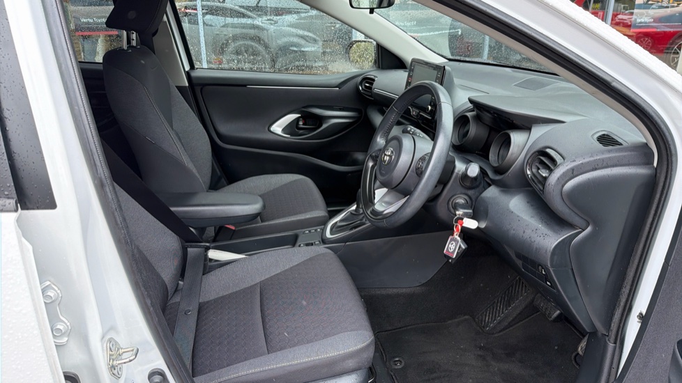Toyota Yaris 1.5 Hybrid Design 5dr CVT Hybrid Hatchback - Image 12