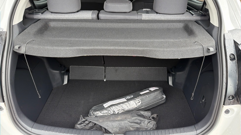 Toyota Yaris 1.5 Hybrid Design 5dr CVT Hybrid Hatchback - Image 13