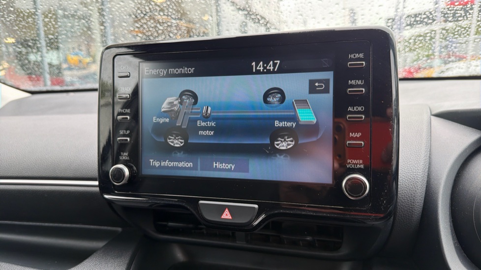 Toyota Yaris 1.5 Hybrid Design 5dr CVT Hybrid Hatchback - Image 30