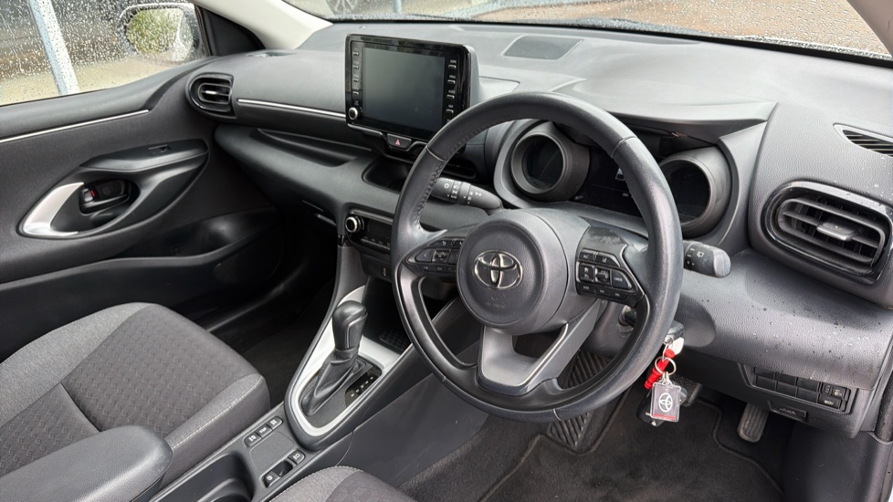 Toyota Yaris 1.5 Hybrid Design 5dr CVT Hybrid Hatchback - Image 34