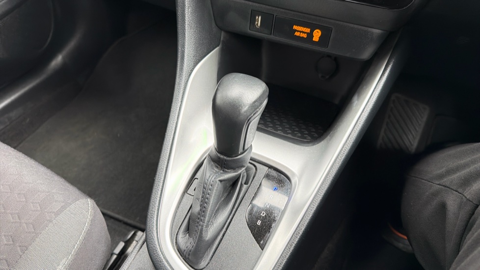 Toyota Yaris 1.5 Hybrid Design 5dr CVT Hybrid Hatchback - Image 39