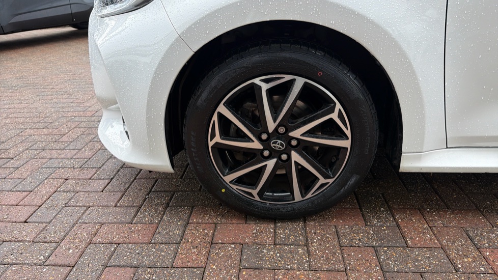 Toyota Yaris 1.5 Hybrid Design 5dr CVT Hybrid Hatchback - Image 42