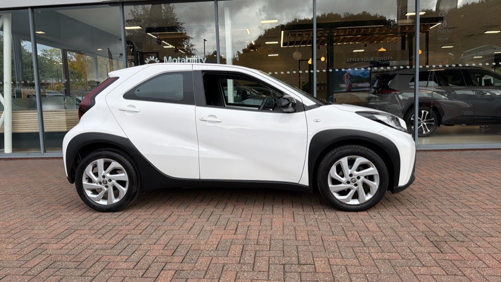 Toyota Aygo X 1.0 VVT-i Pure 5dr Auto Petrol Hatchback - Image 23