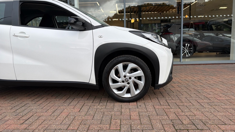 Toyota Aygo X 1.0 VVT-i Pure 5dr Auto Petrol Hatchback - Image 25
