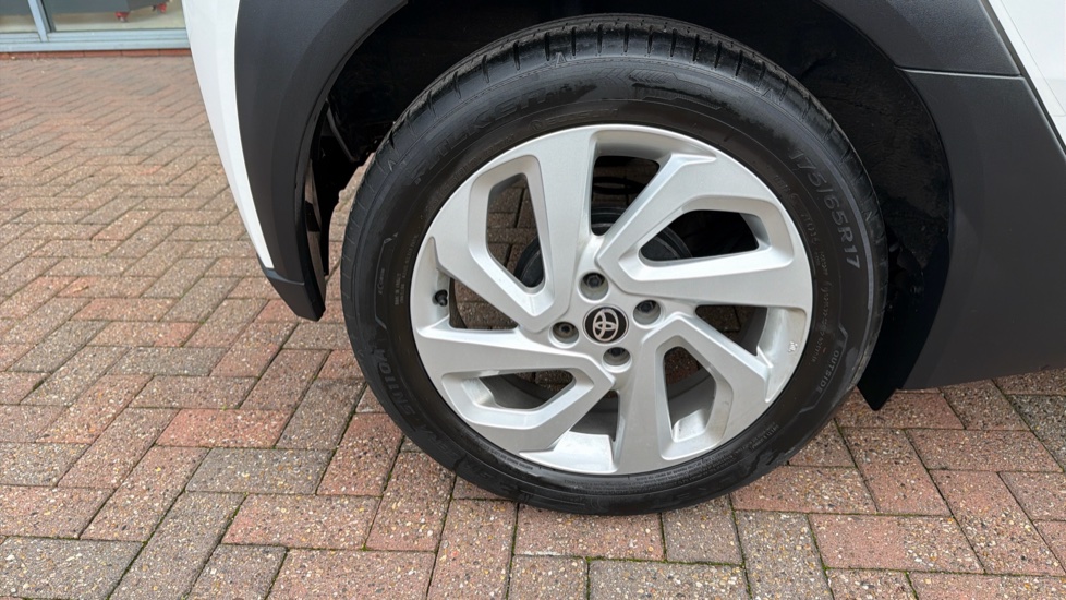 Toyota Aygo X 1.0 VVT-i Pure 5dr Auto Petrol Hatchback - Image 41
