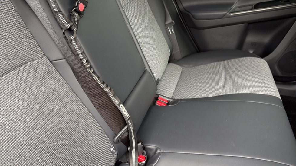 Toyota bZ4X Touring 165kW Design 75kWh 5dr Auto Electric Estate - Image 14