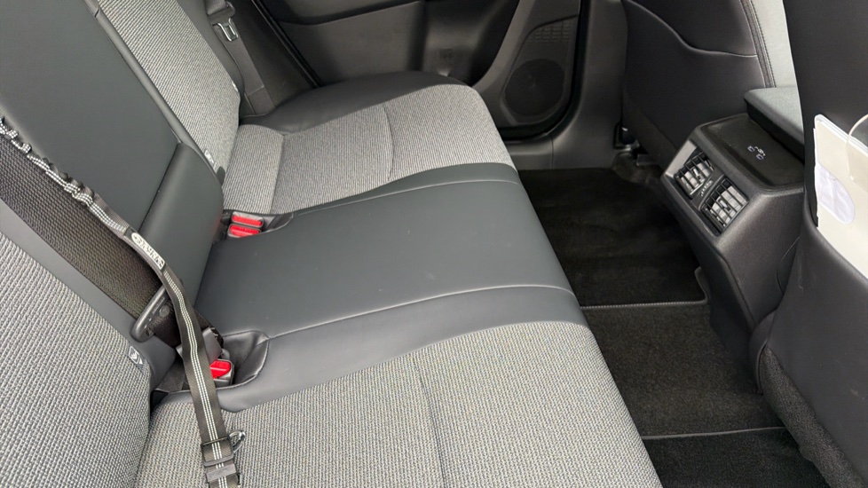 Toyota bZ4X Touring 165kW Design 75kWh 5dr Auto Electric Estate - Image 17