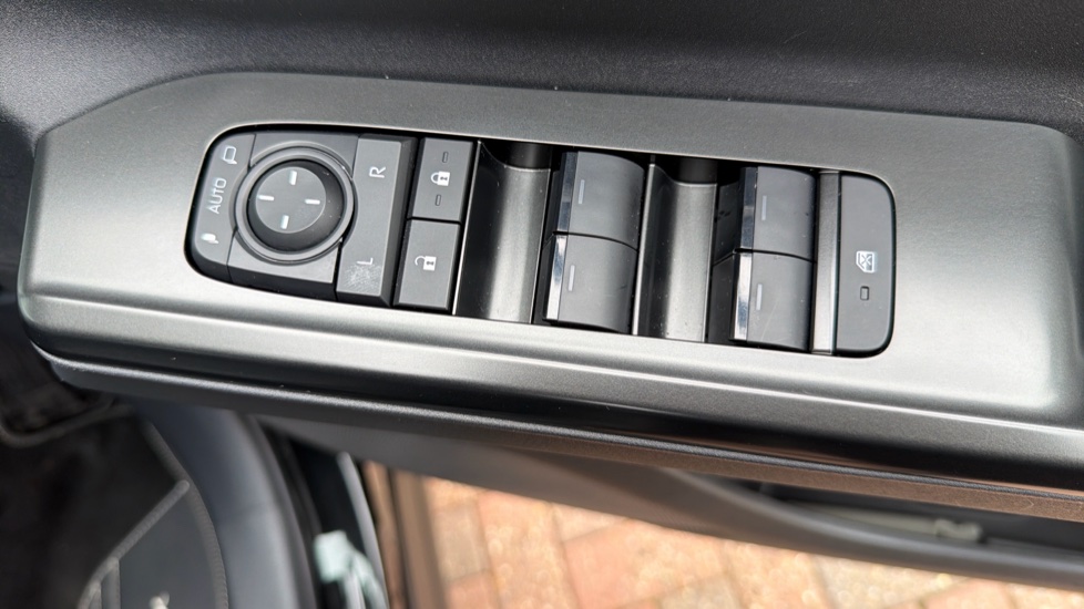 Toyota bZ4X Touring 165kW Design 75kWh 5dr Auto Electric Estate - Image 35