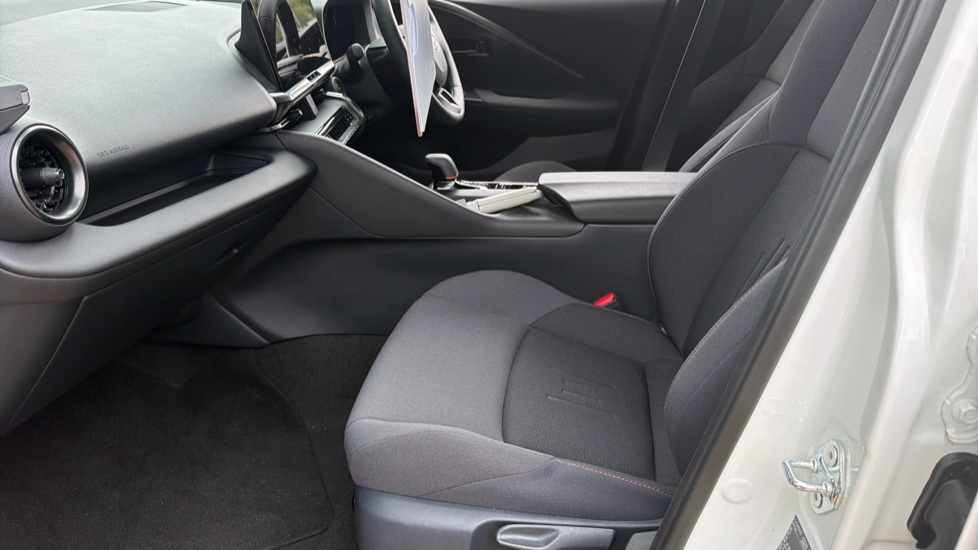 Toyota C-HR 2.0 PHEV Design 5dr CVT Hatchback - Image 5