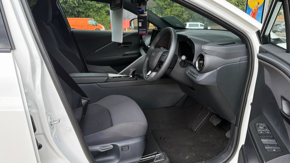 Toyota C-HR 2.0 PHEV Design 5dr CVT Hatchback - Image 12