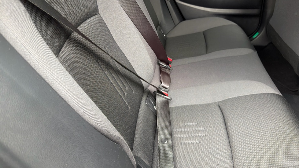 Toyota C-HR 2.0 PHEV Design 5dr CVT Hatchback - Image 14