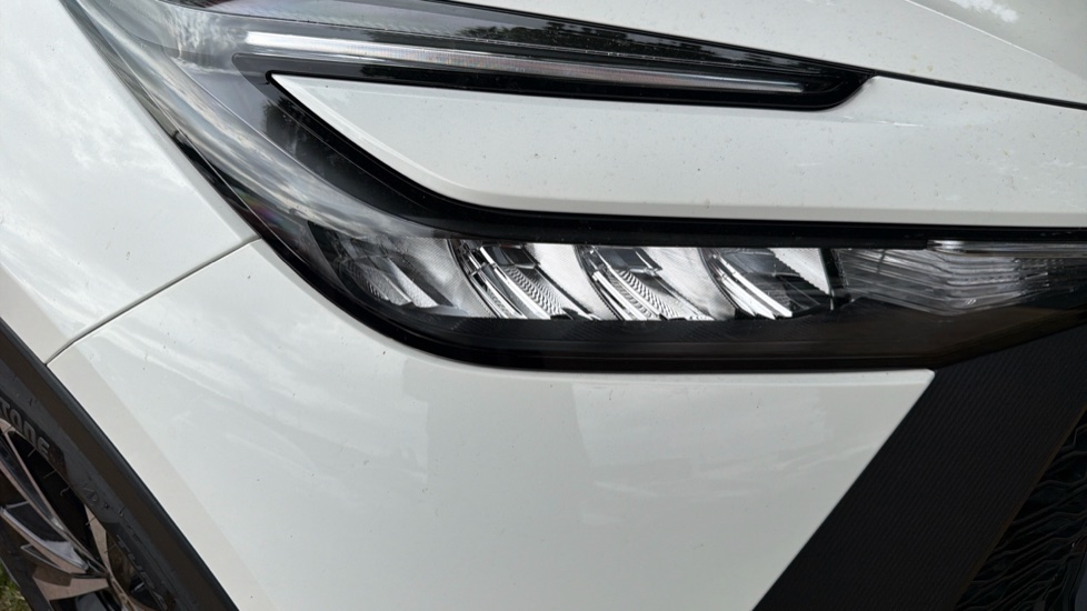 Toyota C-HR 2.0 PHEV Design 5dr CVT Hatchback - Image 20