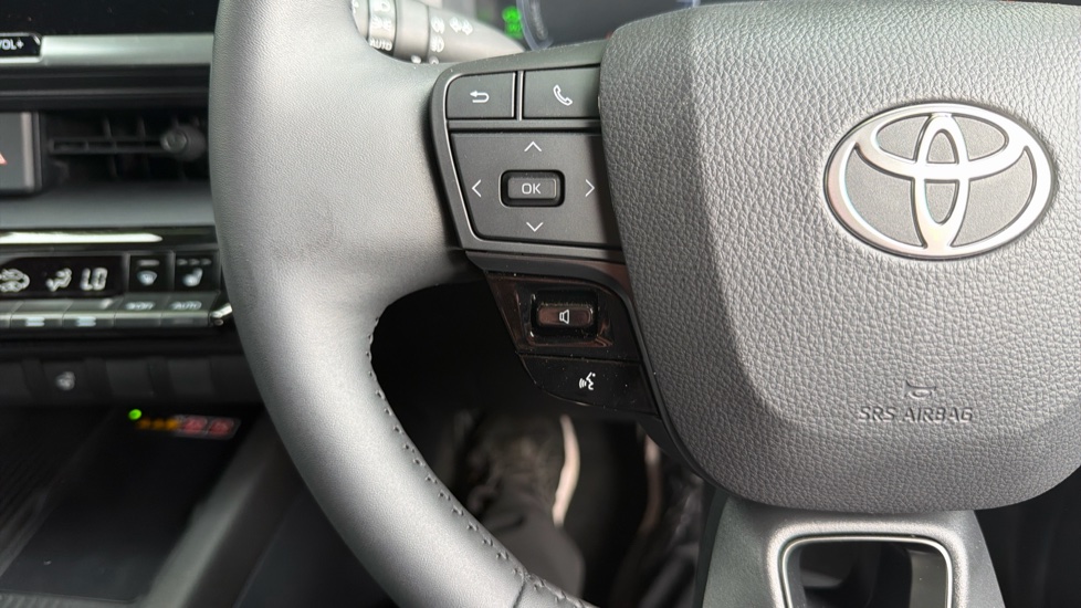 Toyota C-HR 2.0 PHEV Design 5dr CVT Hatchback - Image 36