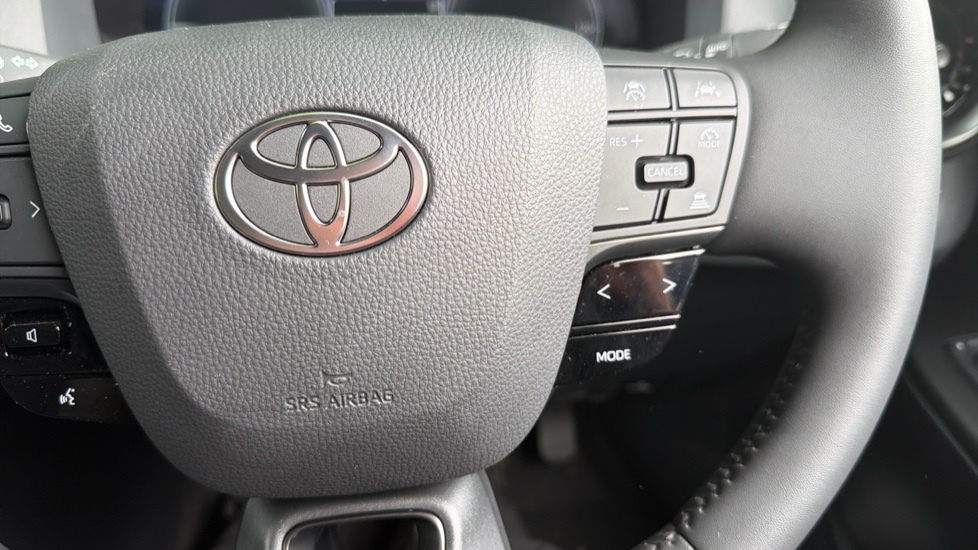 Toyota C-HR 2.0 PHEV Design 5dr CVT Hatchback - Image 37