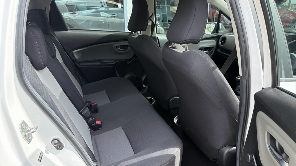 Toyota Yaris 1.5 VVT-i Icon Tech 5dr Petrol Hatchback - Image 8