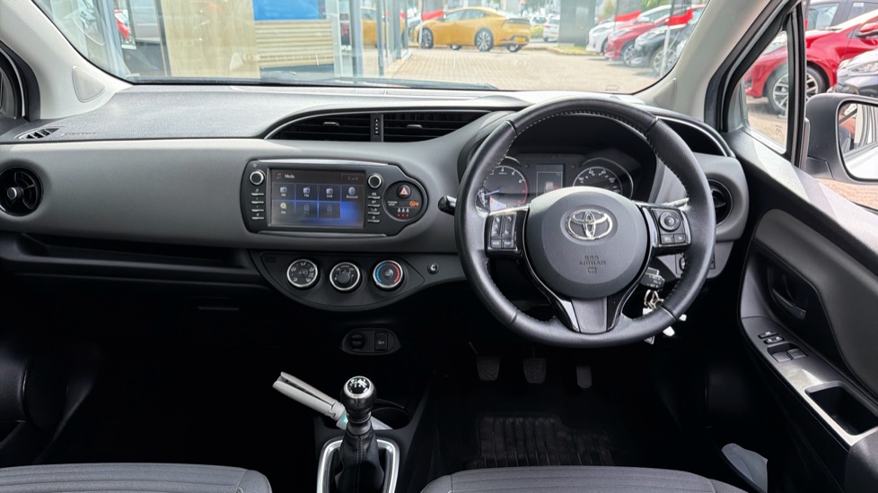Toyota Yaris 1.5 VVT-i Icon Tech 5dr Petrol Hatchback - Image 10