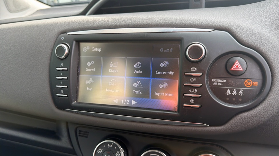 Toyota Yaris 1.5 VVT-i Icon Tech 5dr Petrol Hatchback - Image 31