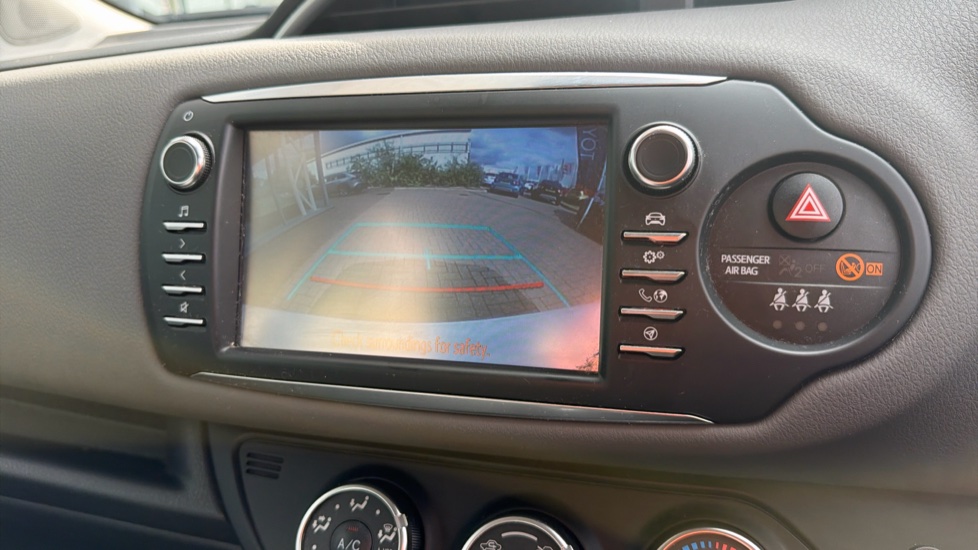 Toyota Yaris 1.5 VVT-i Icon Tech 5dr Petrol Hatchback - Image 33