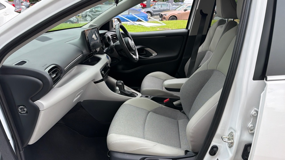 Toyota Yaris 1.5 Hybrid Excel 5dr CVT Hybrid Hatchback - Image 5