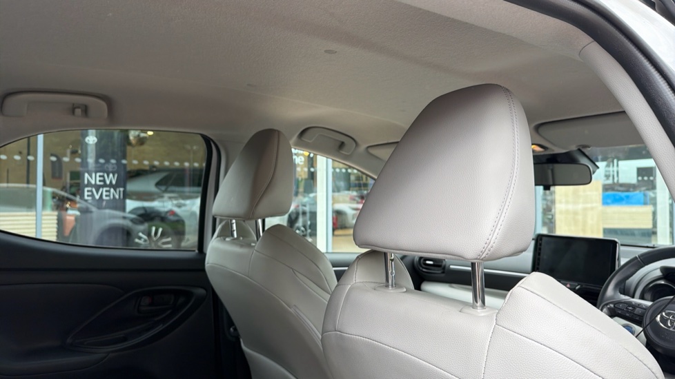 Toyota Yaris 1.5 Hybrid Excel 5dr CVT Hybrid Hatchback - Image 19