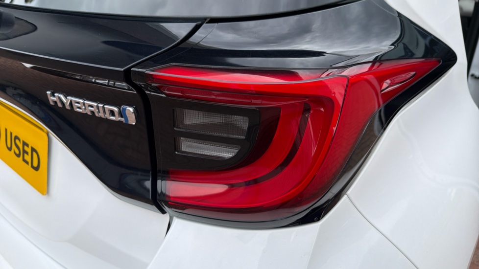 Toyota Yaris 1.5 Hybrid Excel 5dr CVT Hybrid Hatchback - Image 21