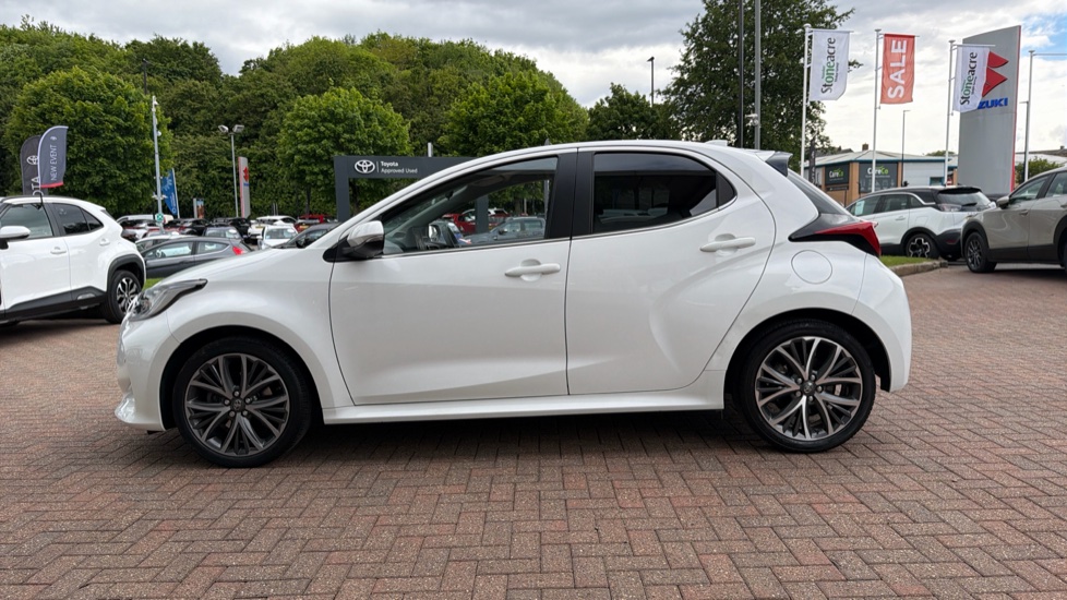 Toyota Yaris 1.5 Hybrid Excel 5dr CVT Hybrid Hatchback - Image 24