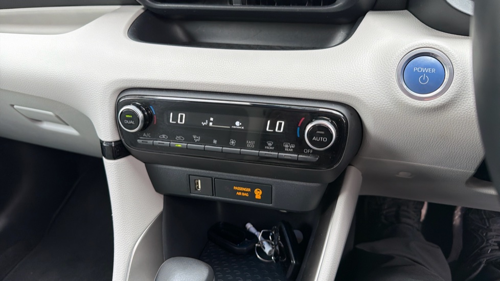 Toyota Yaris 1.5 Hybrid Excel 5dr CVT Hybrid Hatchback - Image 38