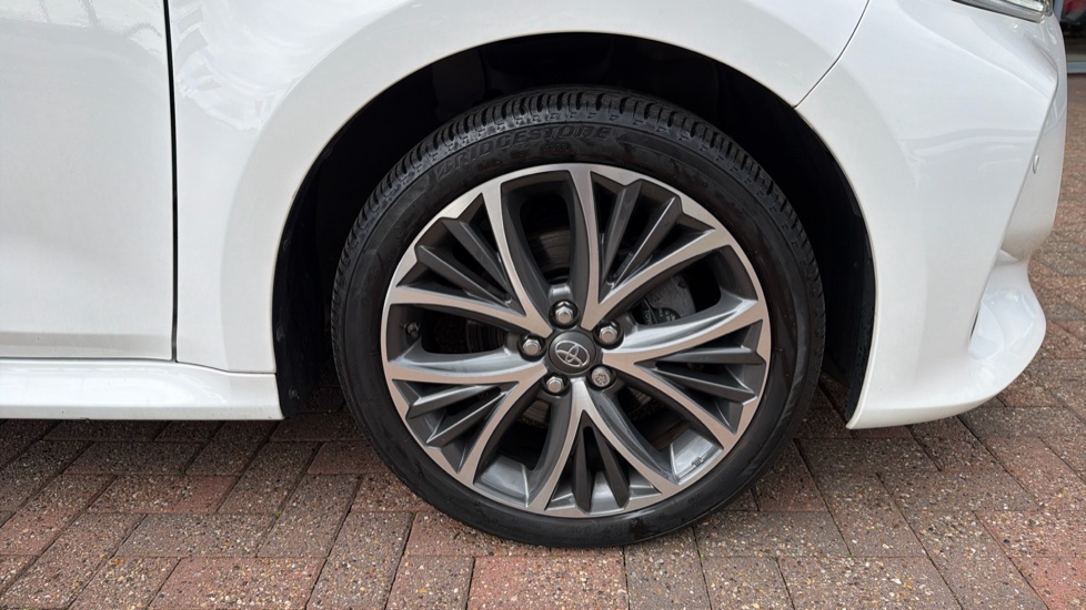 Toyota Yaris 1.5 Hybrid Excel 5dr CVT Hybrid Hatchback - Image 40