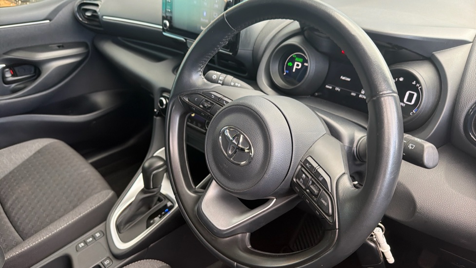 Toyota Yaris 1.5 Hybrid Design 5dr CVT Hybrid Hatchback - Image 7