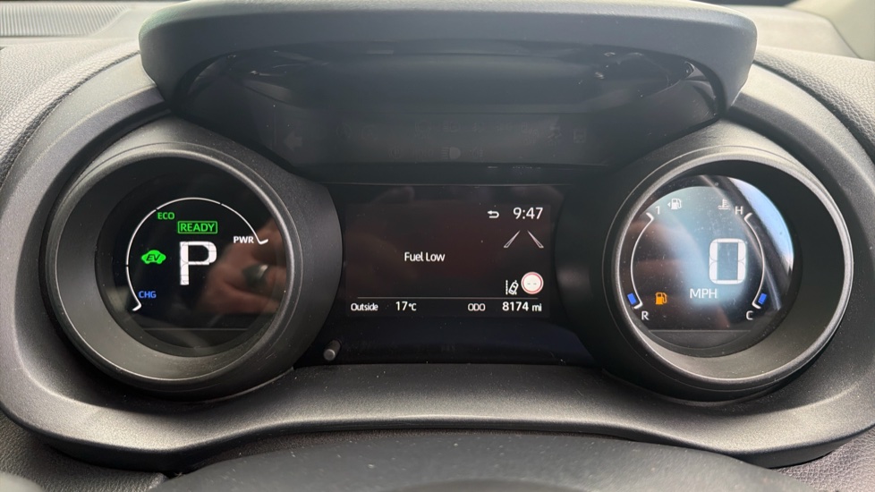 Toyota Yaris 1.5 Hybrid Design 5dr CVT Hybrid Hatchback - Image 11