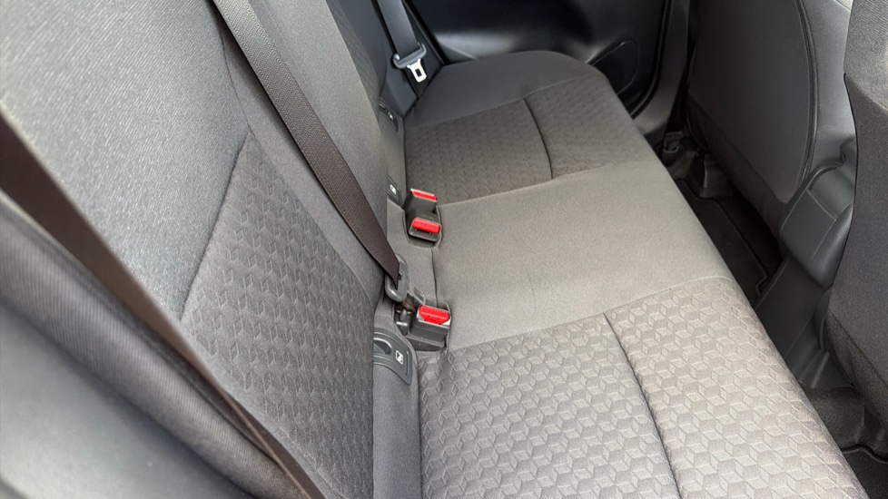 Toyota Yaris 1.5 Hybrid Design 5dr CVT Hybrid Hatchback - Image 14
