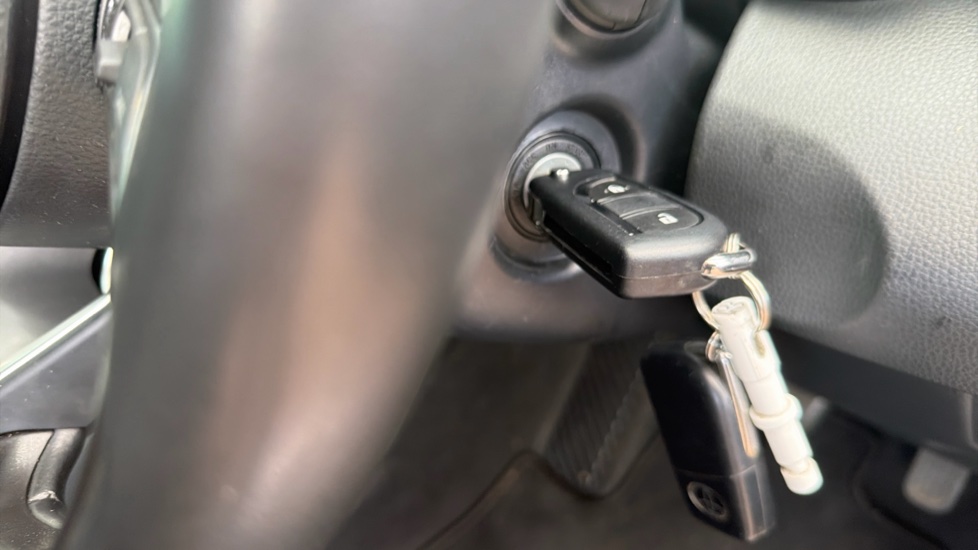 Toyota Yaris 1.5 Hybrid Design 5dr CVT Hybrid Hatchback - Image 16