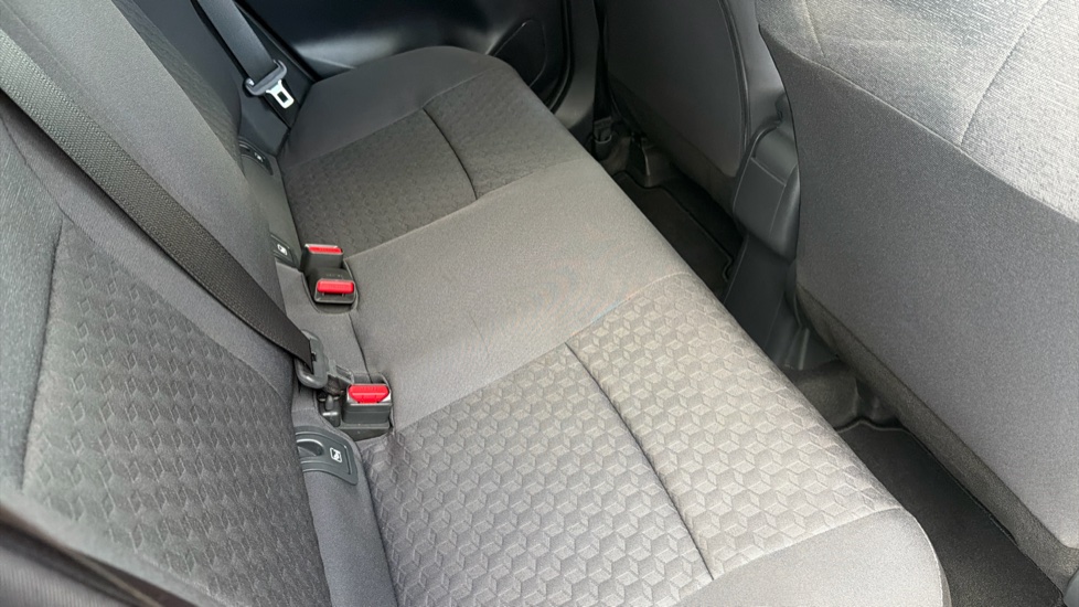 Toyota Yaris 1.5 Hybrid Design 5dr CVT Hybrid Hatchback - Image 17