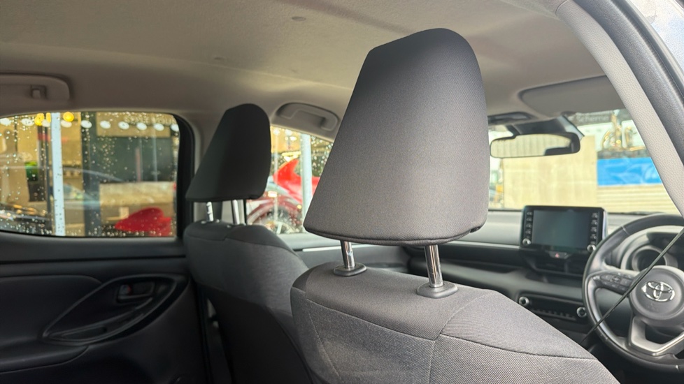 Toyota Yaris 1.5 Hybrid Design 5dr CVT Hybrid Hatchback - Image 19