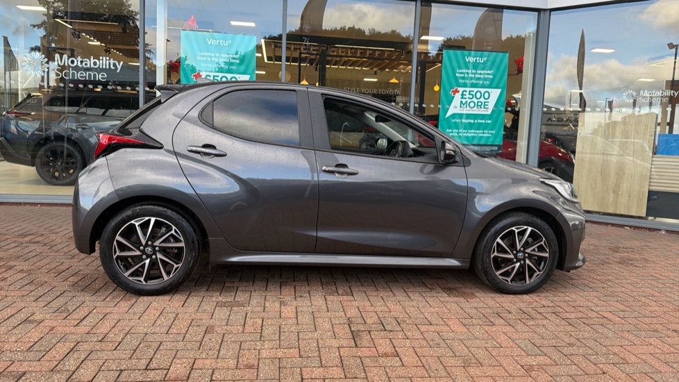 Toyota Yaris 1.5 Hybrid Design 5dr CVT Hybrid Hatchback - Image 23