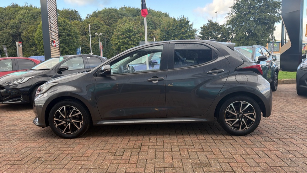 Toyota Yaris 1.5 Hybrid Design 5dr CVT Hybrid Hatchback - Image 24