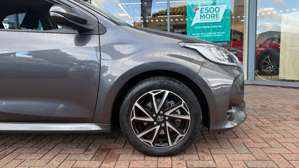 Toyota Yaris 1.5 Hybrid Design 5dr CVT Hybrid Hatchback - Image 25
