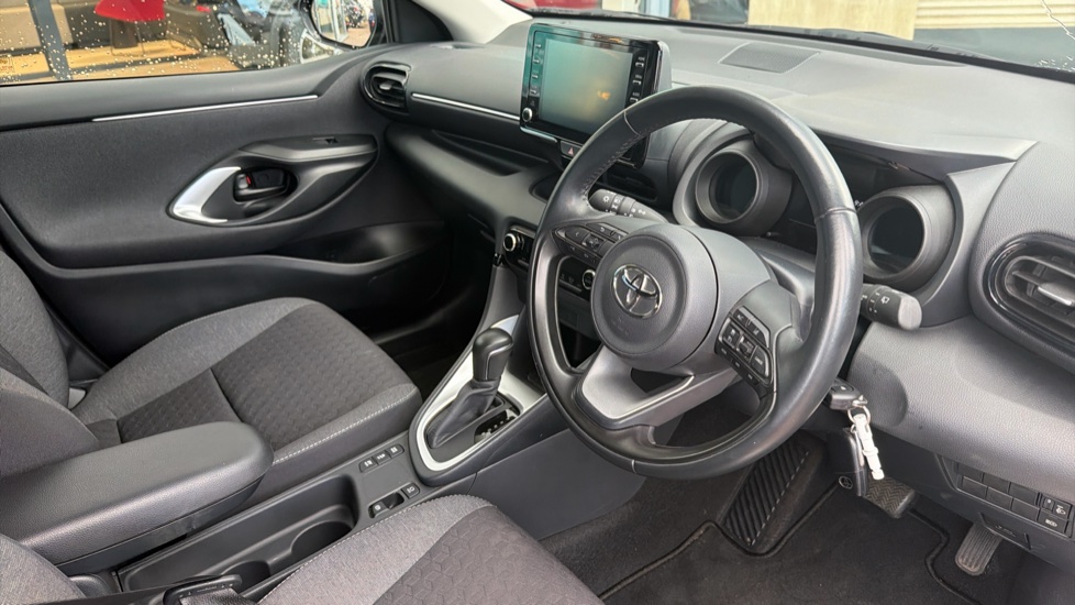 Toyota Yaris 1.5 Hybrid Design 5dr CVT Hybrid Hatchback - Image 34