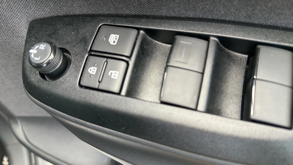 Toyota Yaris 1.5 Hybrid Design 5dr CVT Hybrid Hatchback - Image 35