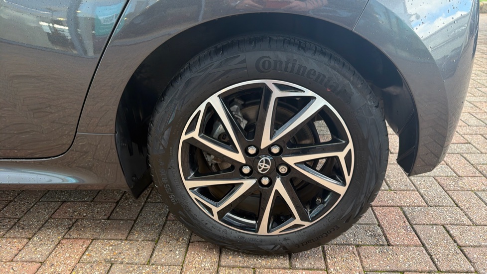 Toyota Yaris 1.5 Hybrid Design 5dr CVT Hybrid Hatchback - Image 43