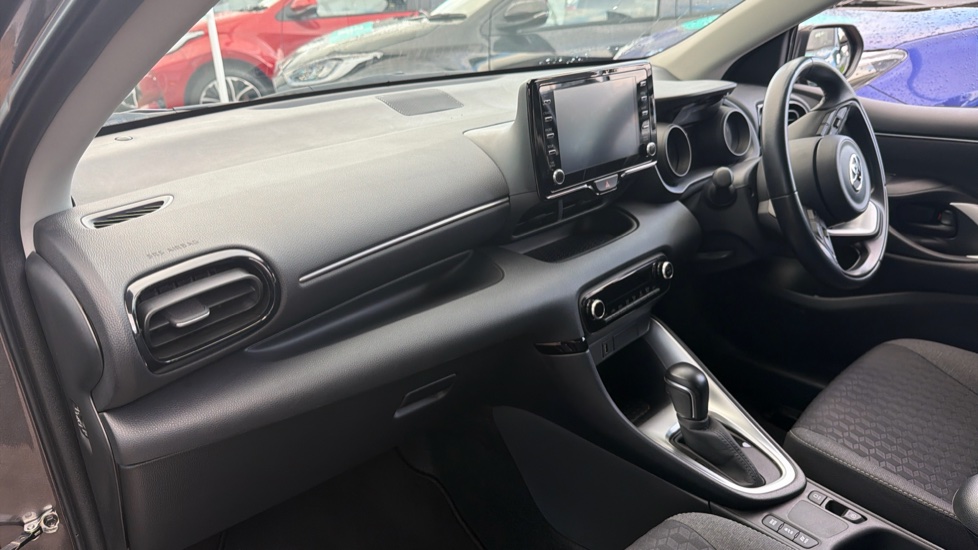 Toyota Yaris 1.5 Hybrid Design 5dr CVT Hybrid Hatchback - Image 44