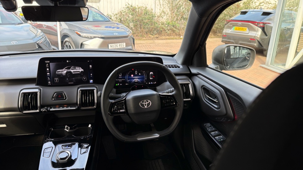 Toyota Urbancruiser 128kW Design 61kWh 5dr Auto Electric Estate - Image 6