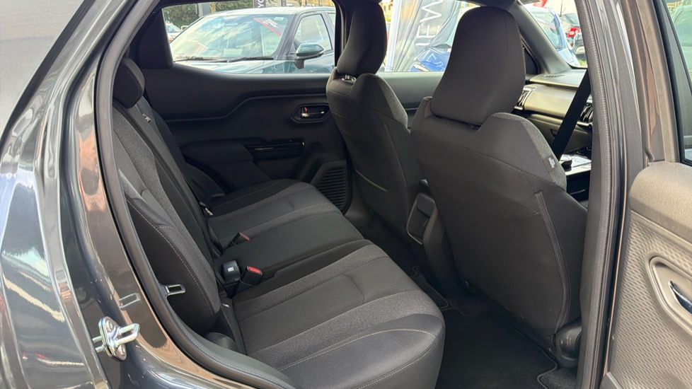 Toyota Urbancruiser 128kW Design 61kWh 5dr Auto Electric Estate - Image 12