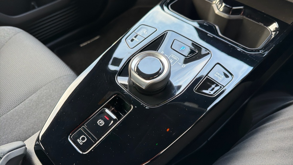 Toyota Urbancruiser 128kW Design 61kWh 5dr Auto Electric Estate - Image 30