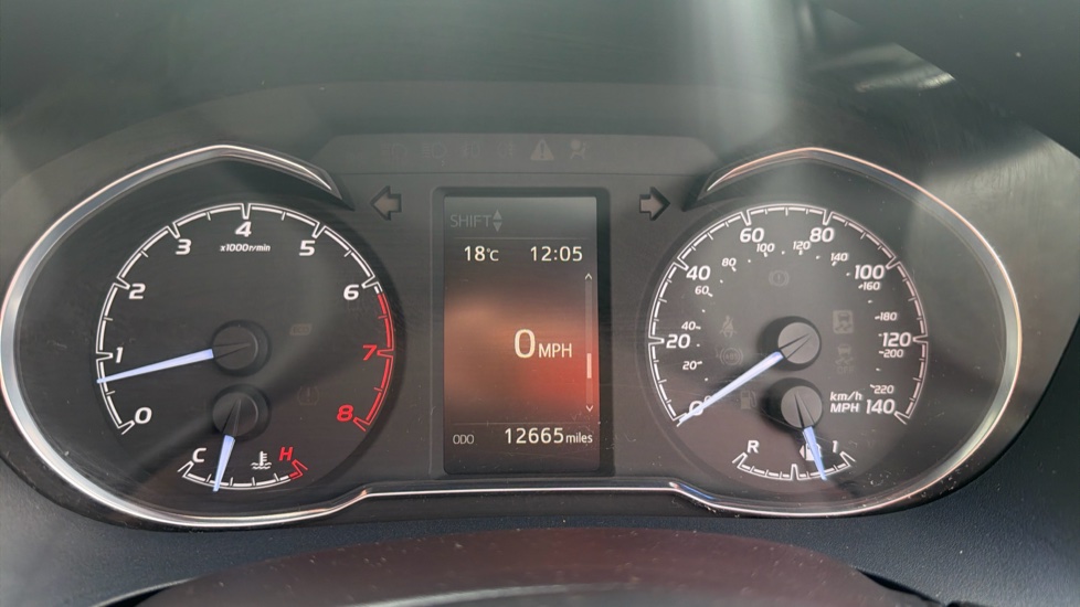 Toyota Yaris 1.5 VVT-i Y20 5dr [Bi-tone] Petrol Hatchback - Image 11