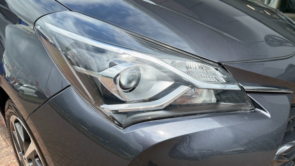 Toyota Yaris 1.5 VVT-i Y20 5dr [Bi-tone] Petrol Hatchback - Image 20