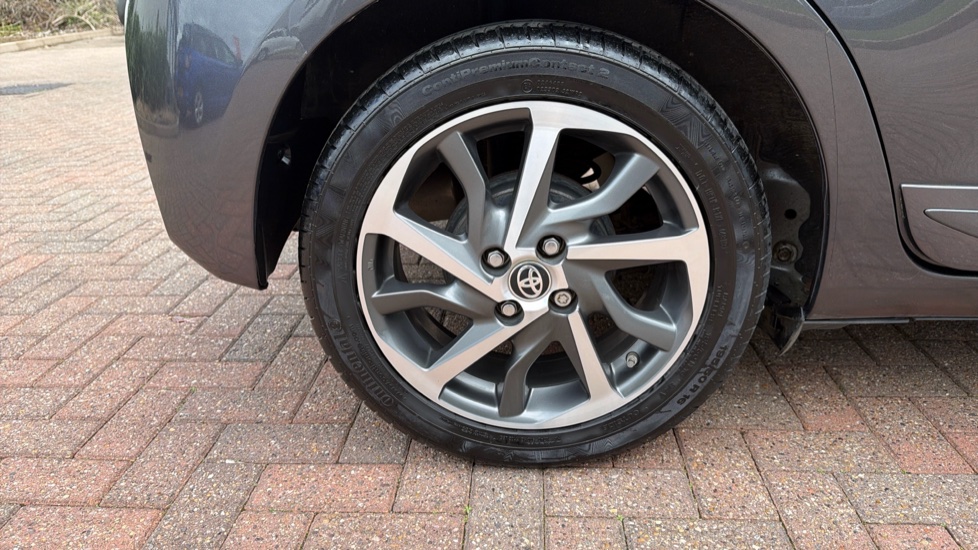 Toyota Yaris 1.5 VVT-i Y20 5dr [Bi-tone] Petrol Hatchback - Image 42