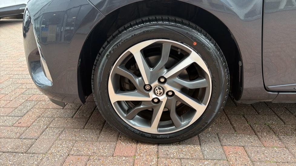 Toyota Yaris 1.5 VVT-i Y20 5dr [Bi-tone] Petrol Hatchback - Image 43