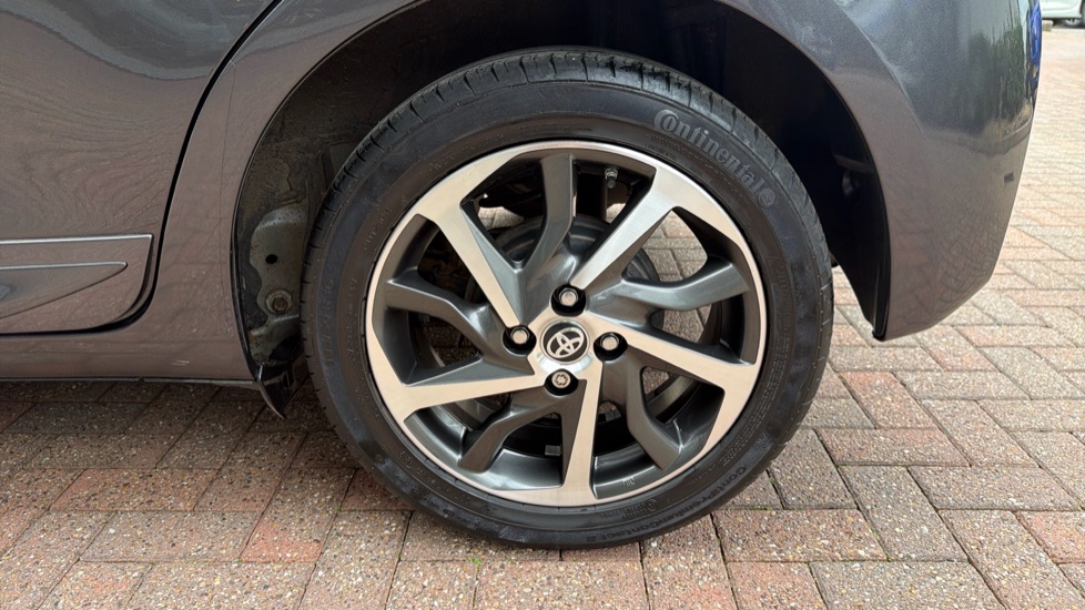 Toyota Yaris 1.5 VVT-i Y20 5dr [Bi-tone] Petrol Hatchback - Image 44